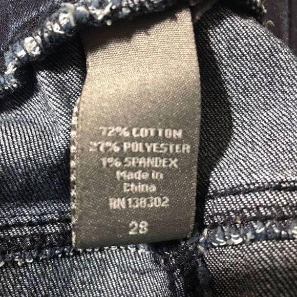 Avenue Denim Blue Capris Size 28 - Picture 7 of 7